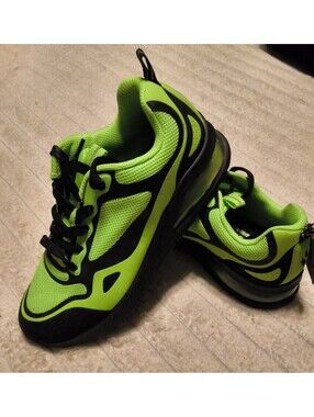 Skechers Women's Neon Green and Black Athletic Sneakers NWT size 8.5